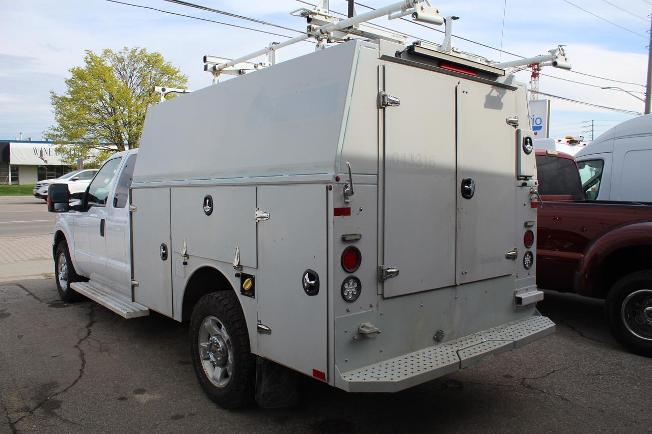 2016 Ford F-350 Super Duty XLT SuperCab SRW Service Body Photo