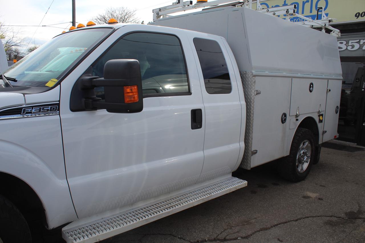 2016 Ford F-350 Super Duty XLT SuperCab SRW Service Body Photo