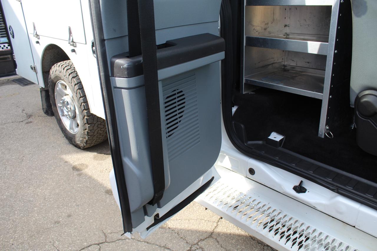 2016 Ford F-350 Super Duty XLT SuperCab SRW Service Body Photo