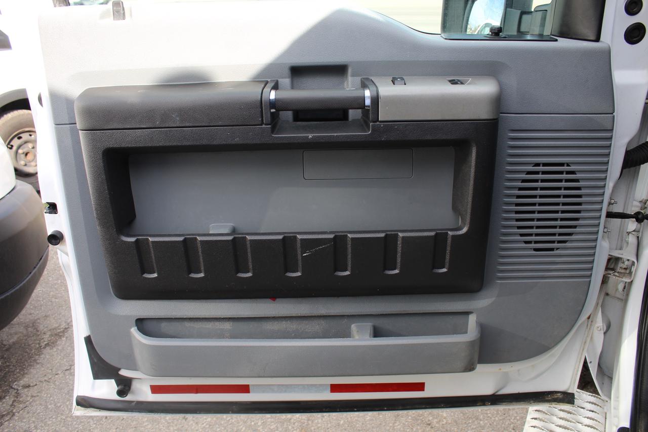 2016 Ford F-350 Super Duty XLT SuperCab SRW Service Body Photo