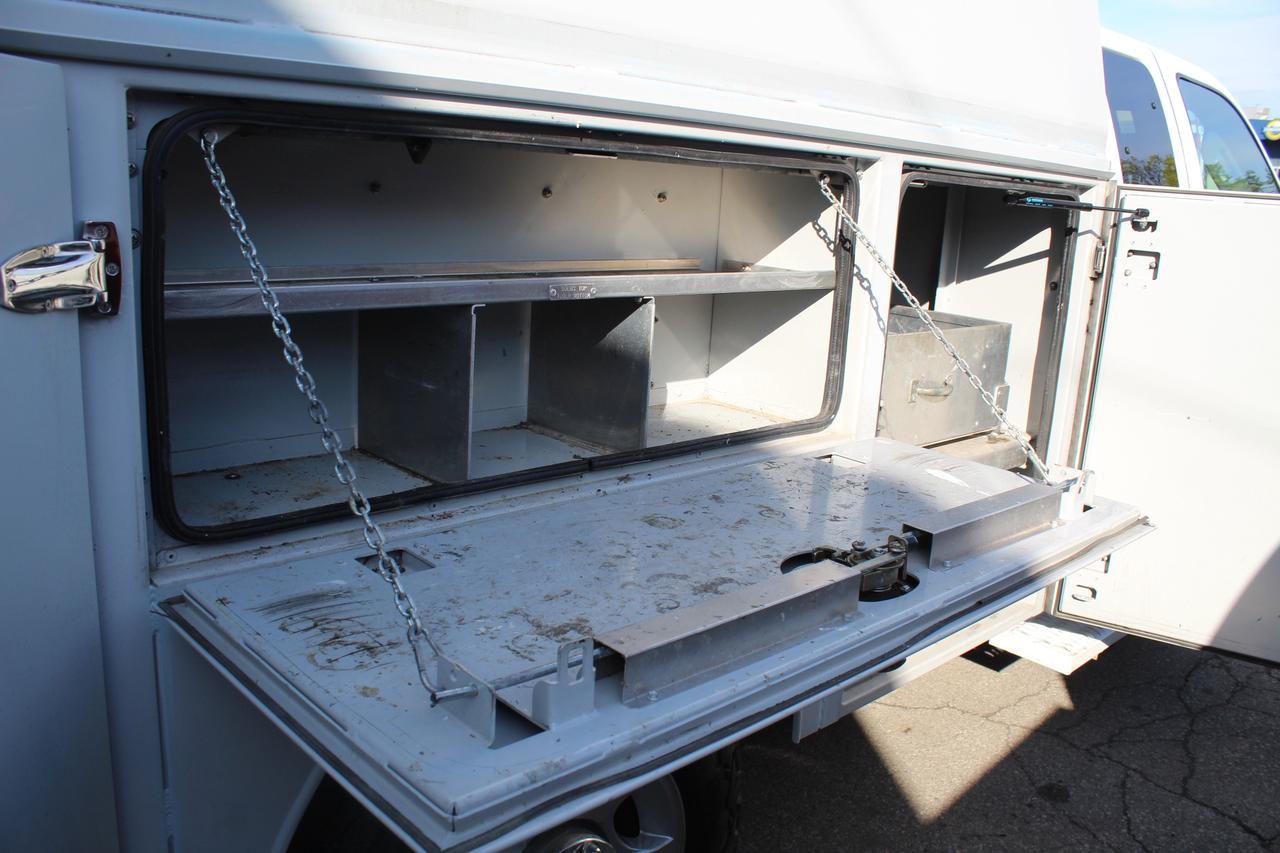 2016 Ford F-350 Super Duty XLT SuperCab SRW Service Body Photo