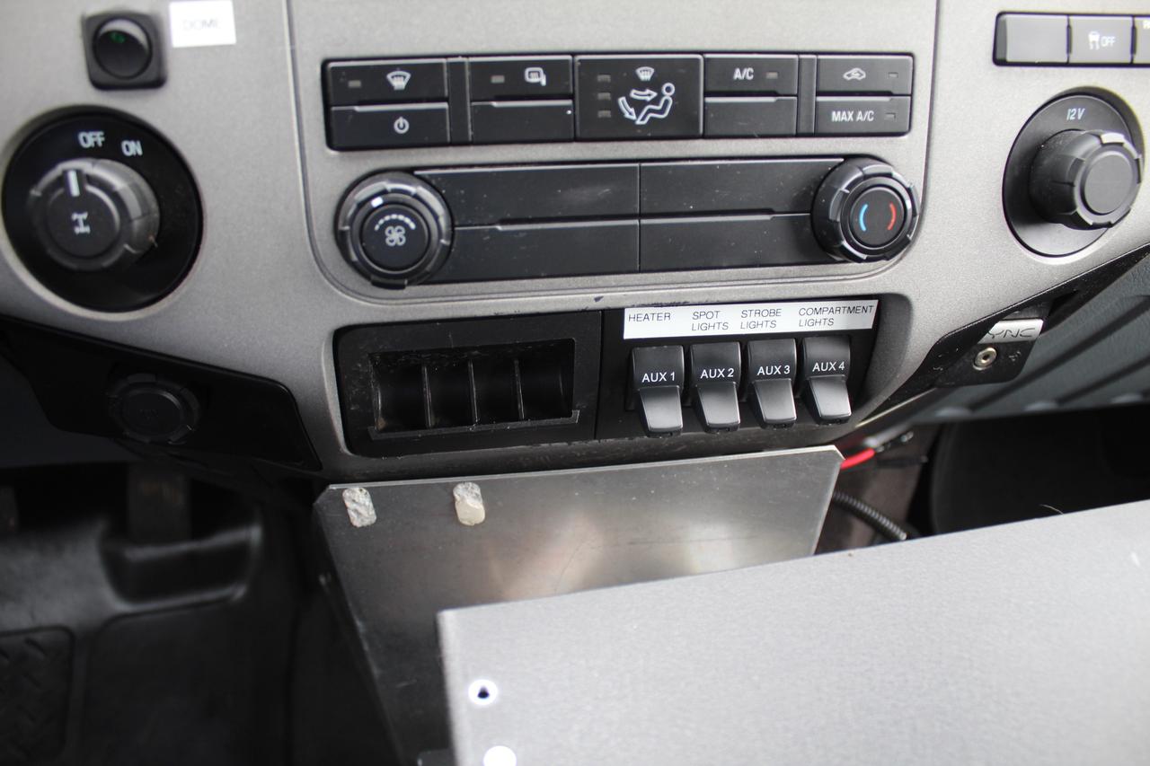 2016 Ford F-350 Super Duty XLT SuperCab SRW Service Body Photo