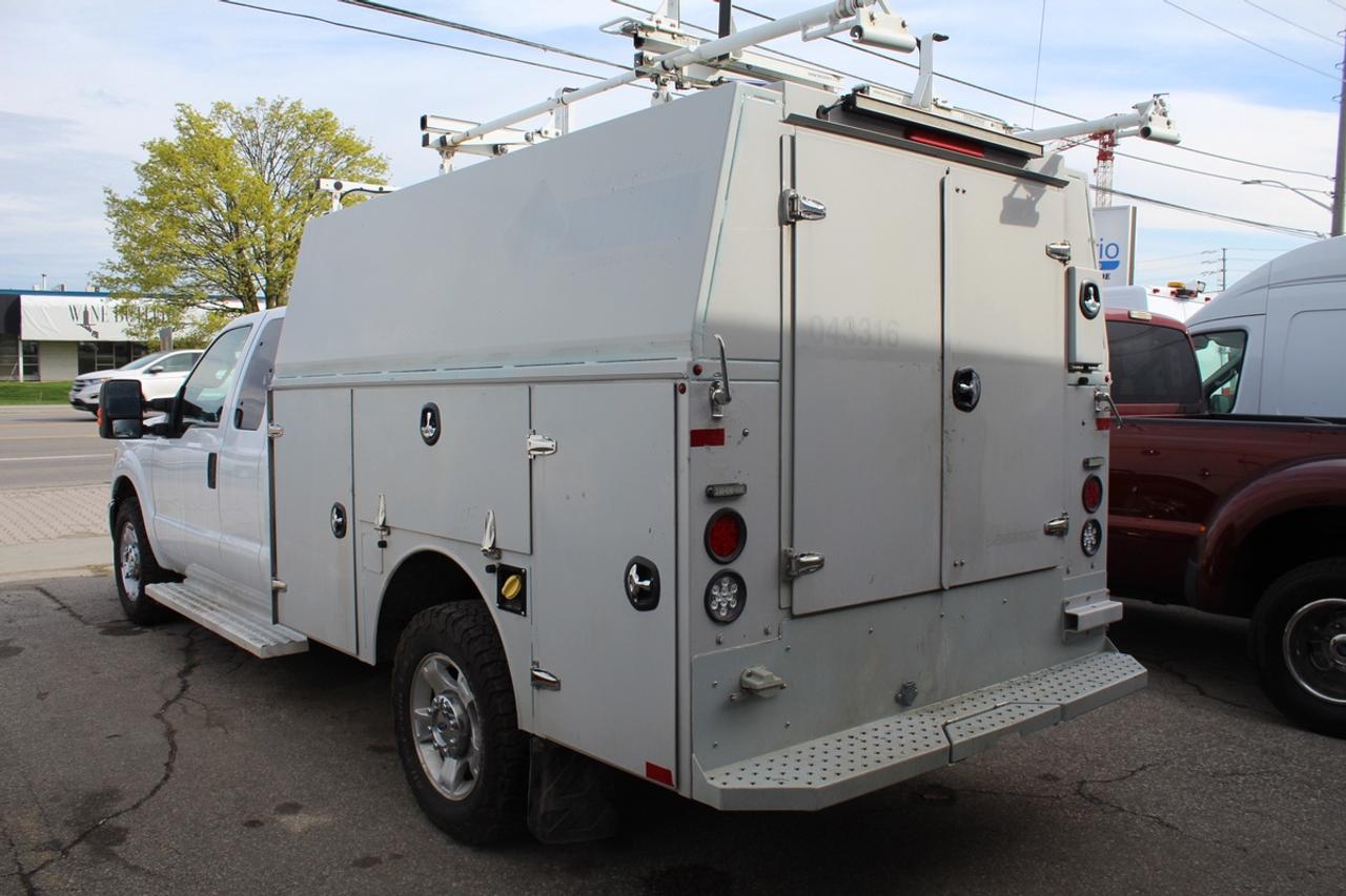 2016 Ford F-350 Super Duty XLT SuperCab SRW Service Body Photo