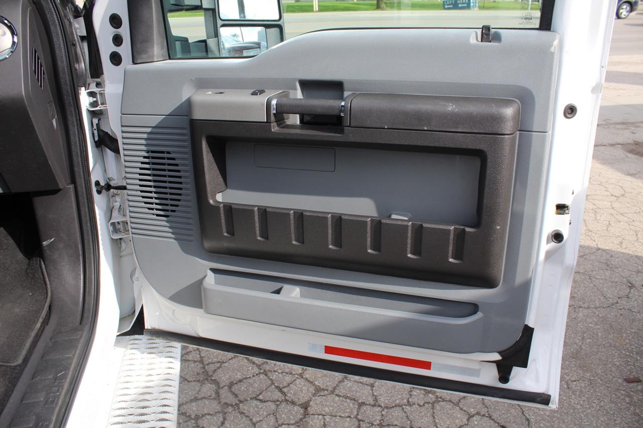 2016 Ford F-350 Super Duty XLT SuperCab SRW Service Body Photo