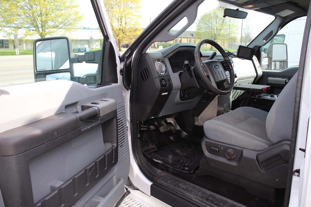 2016 Ford F-350 Super Duty XLT SuperCab SRW Service Body Photo