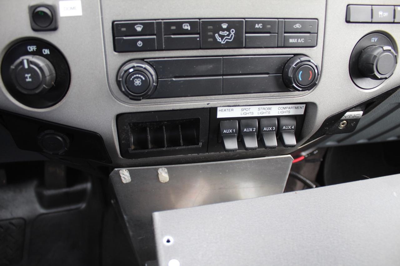 2016 Ford F-350 Super Duty XLT SuperCab SRW Service Body Photo