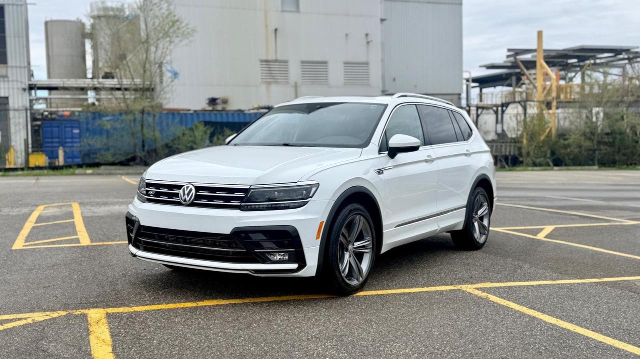 2018 Volkswagen Tiguan R-LINE Photo