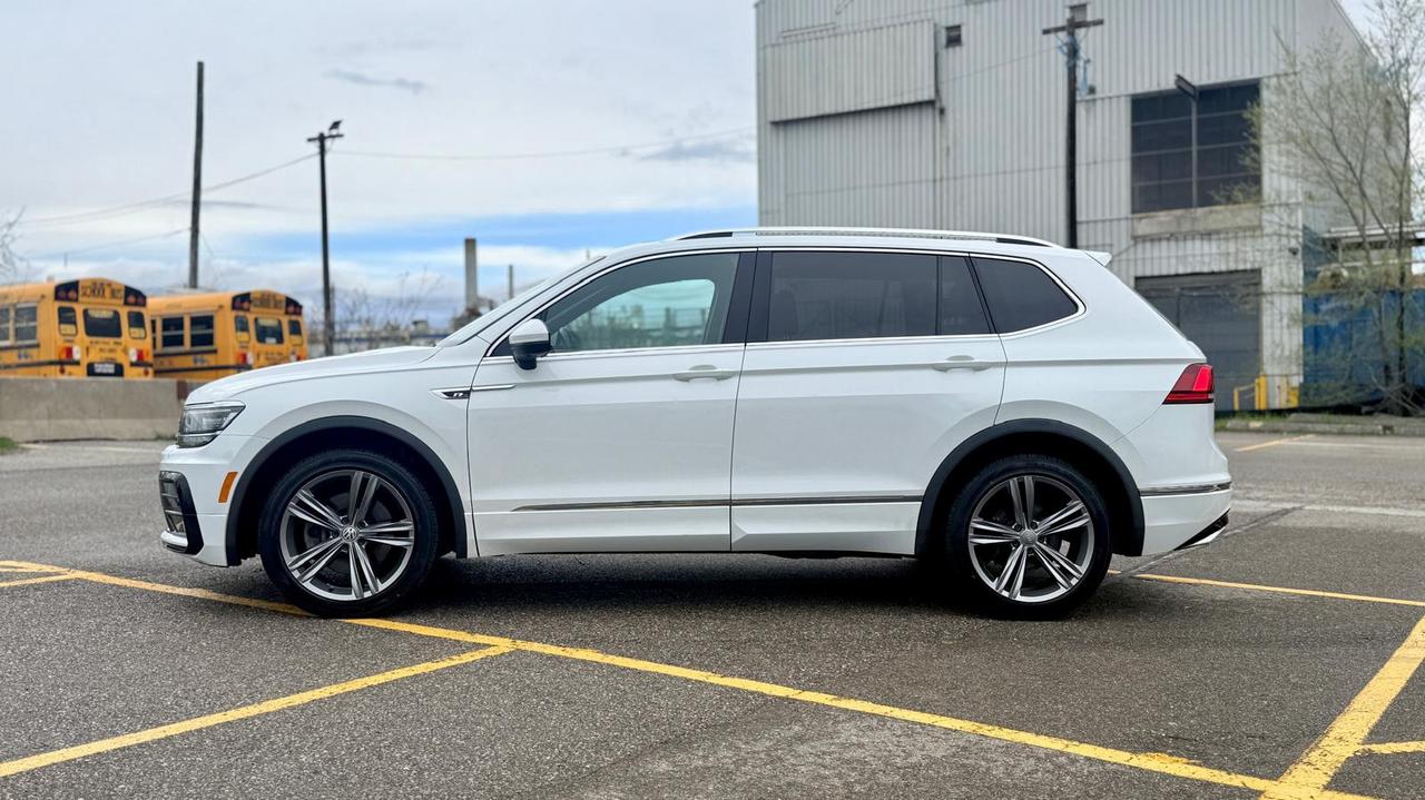 2018 Volkswagen Tiguan R-LINE Photo