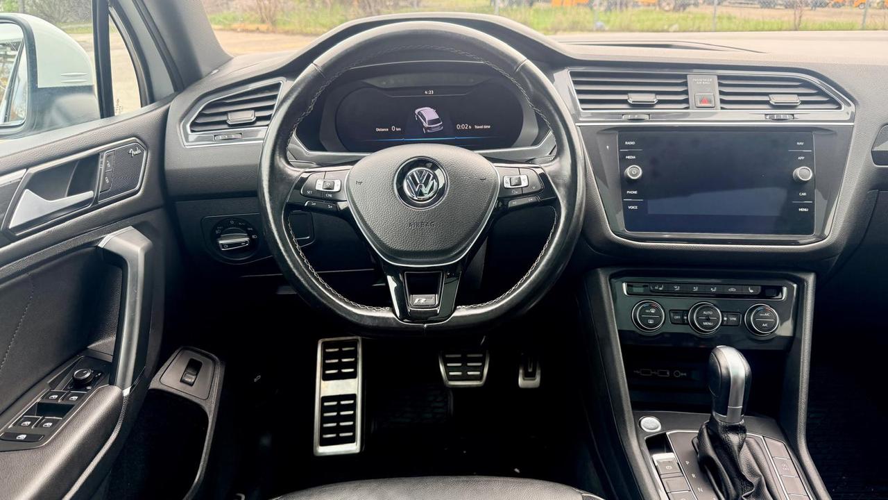2018 Volkswagen Tiguan R-LINE Photo