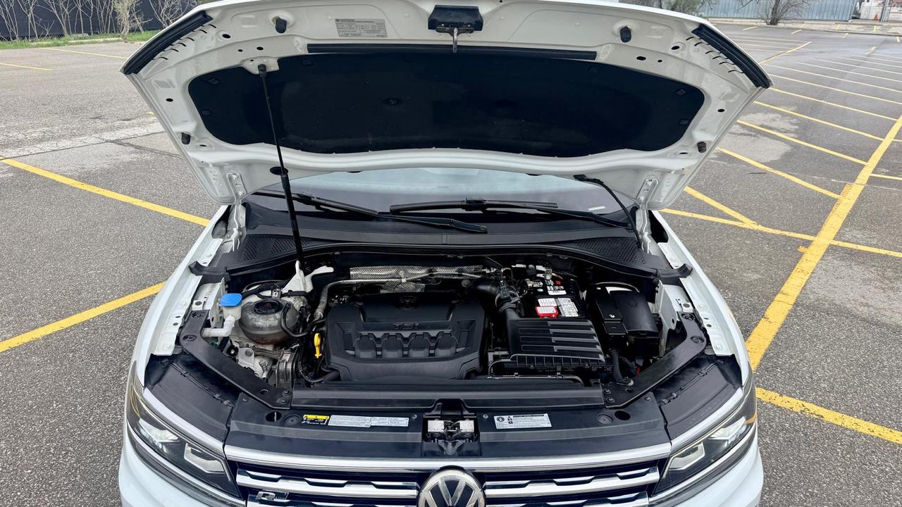 2018 Volkswagen Tiguan R-LINE Photo