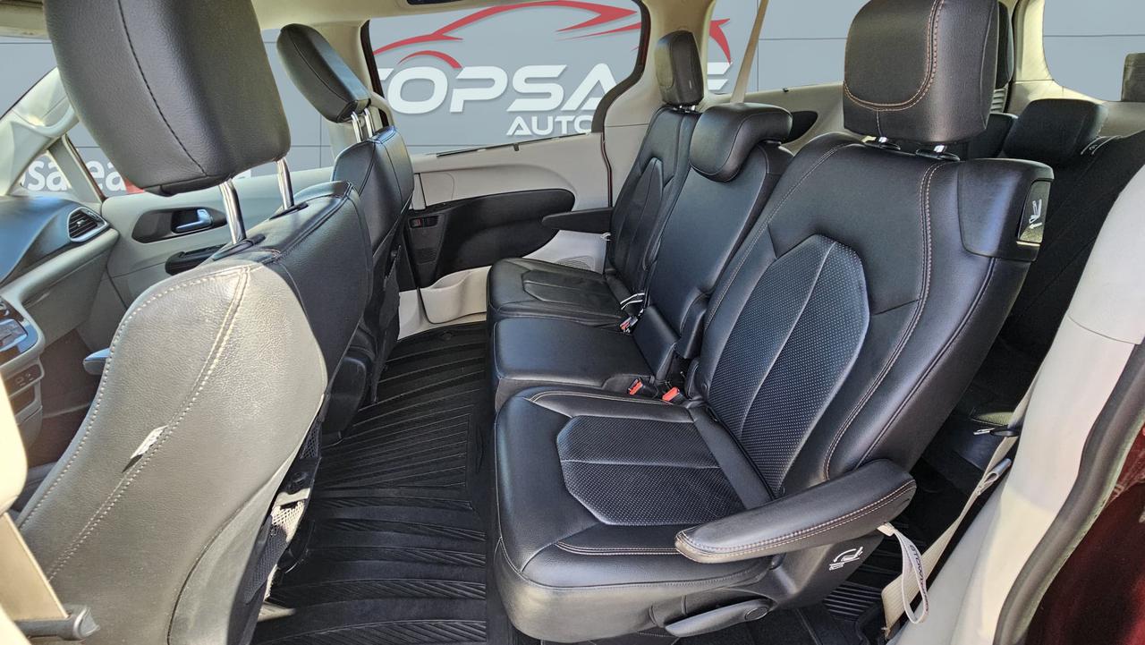 2018 Chrysler Pacifica Touring L Photo