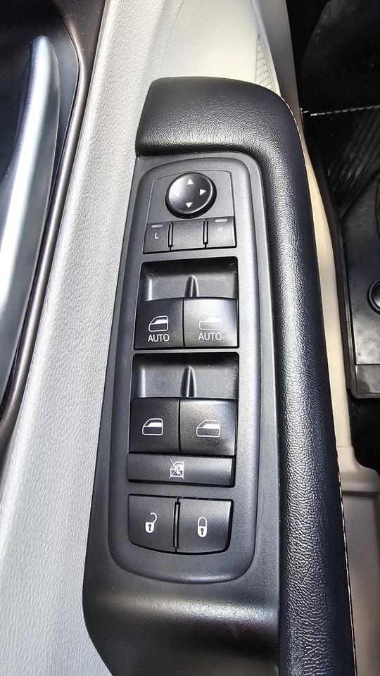 2018 Chrysler Pacifica Touring L Photo