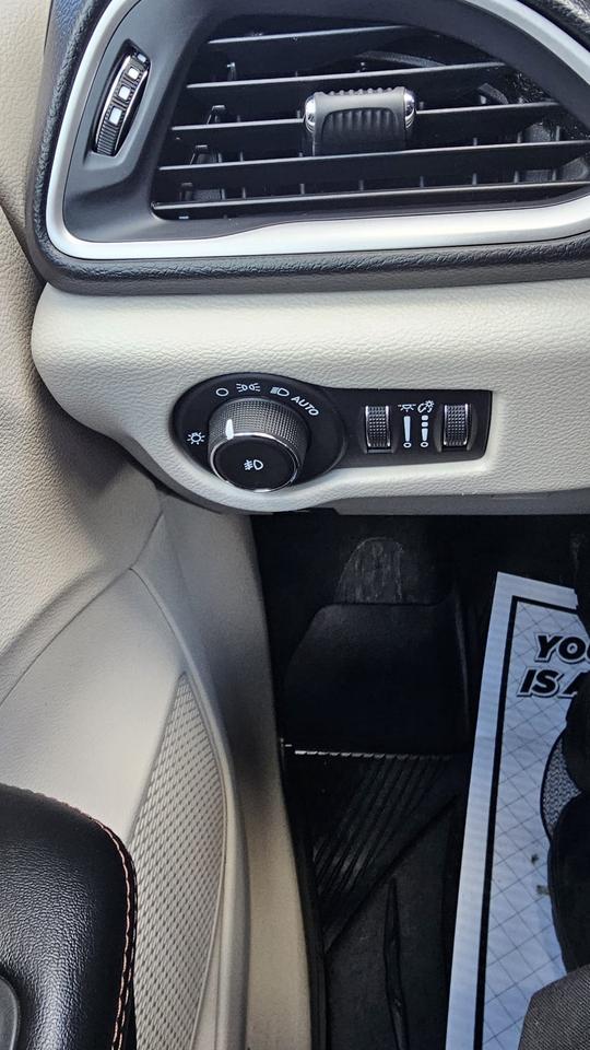 2018 Chrysler Pacifica Touring L Photo