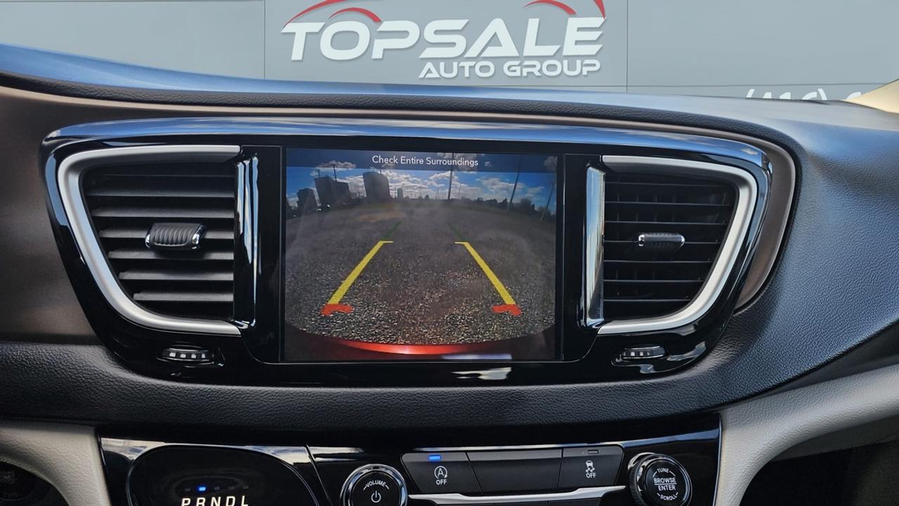 2018 Chrysler Pacifica Touring L Photo