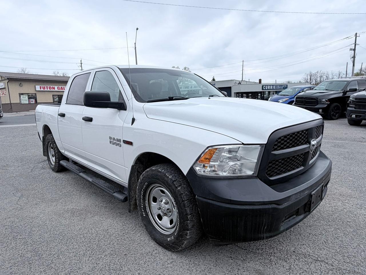 2018 RAM 1500 TRADESMAN CREW CAB SHORT BED Photo