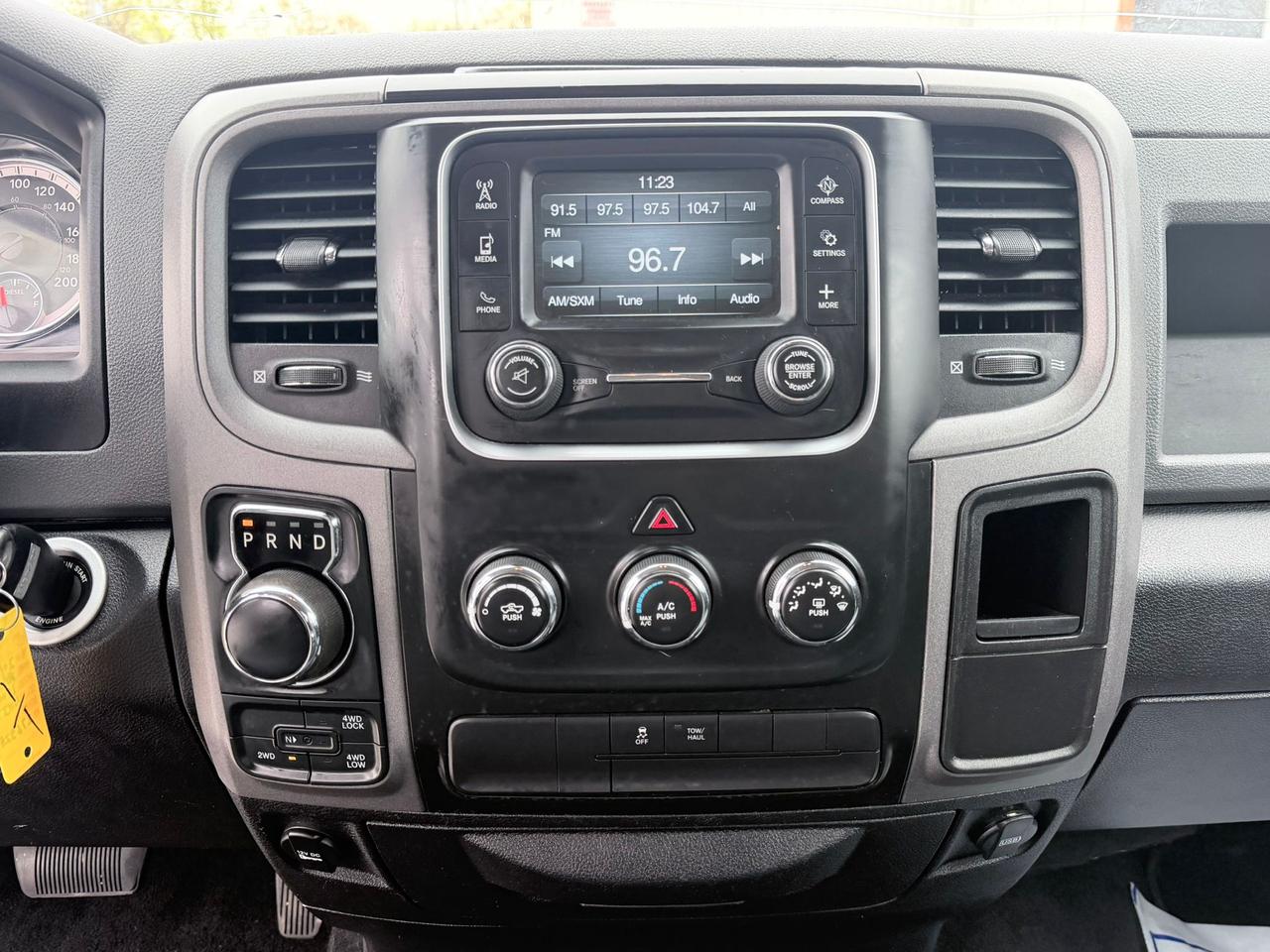 2018 RAM 1500 TRADESMAN CREW CAB SHORT BED Photo