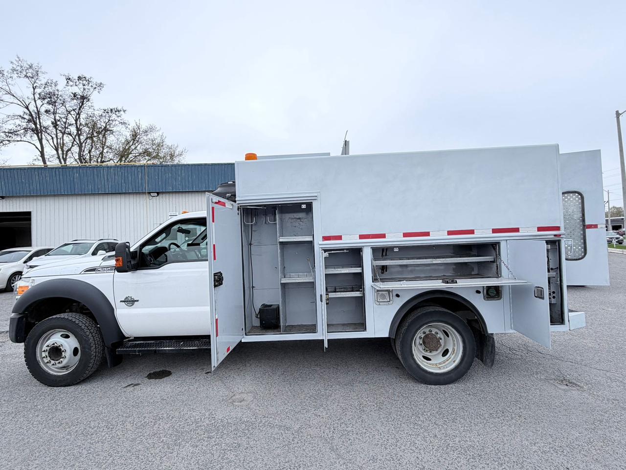 2015 Ford F-550 XLT REGULAR CAB - CHASSIS BED Photo