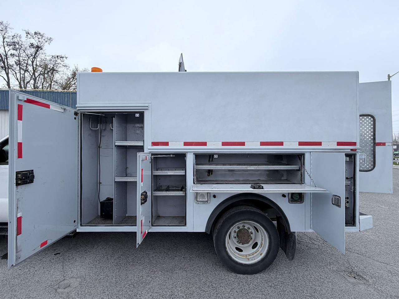 2015 Ford F-550 XLT REGULAR CAB - CHASSIS BED Photo