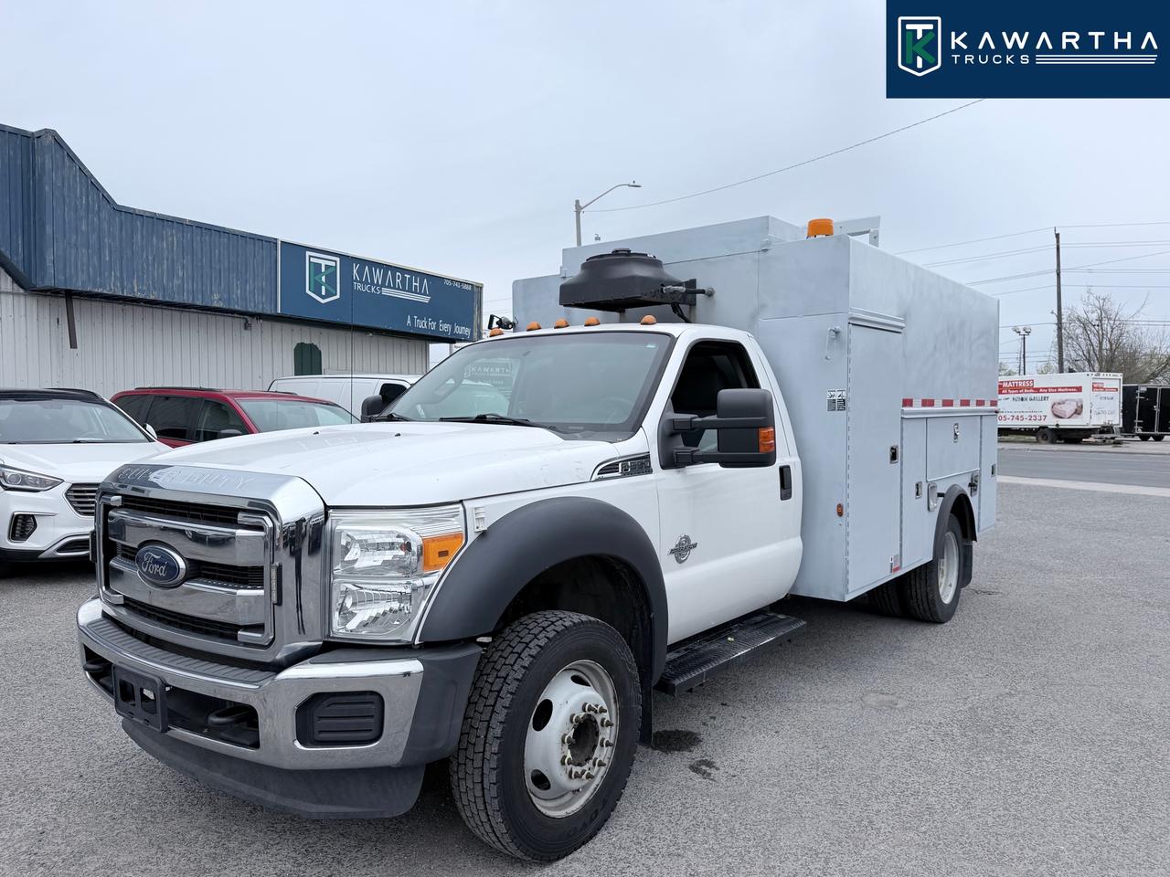 2015 Ford F-550 XLT REGULAR CAB - CHASSIS BED Photo0