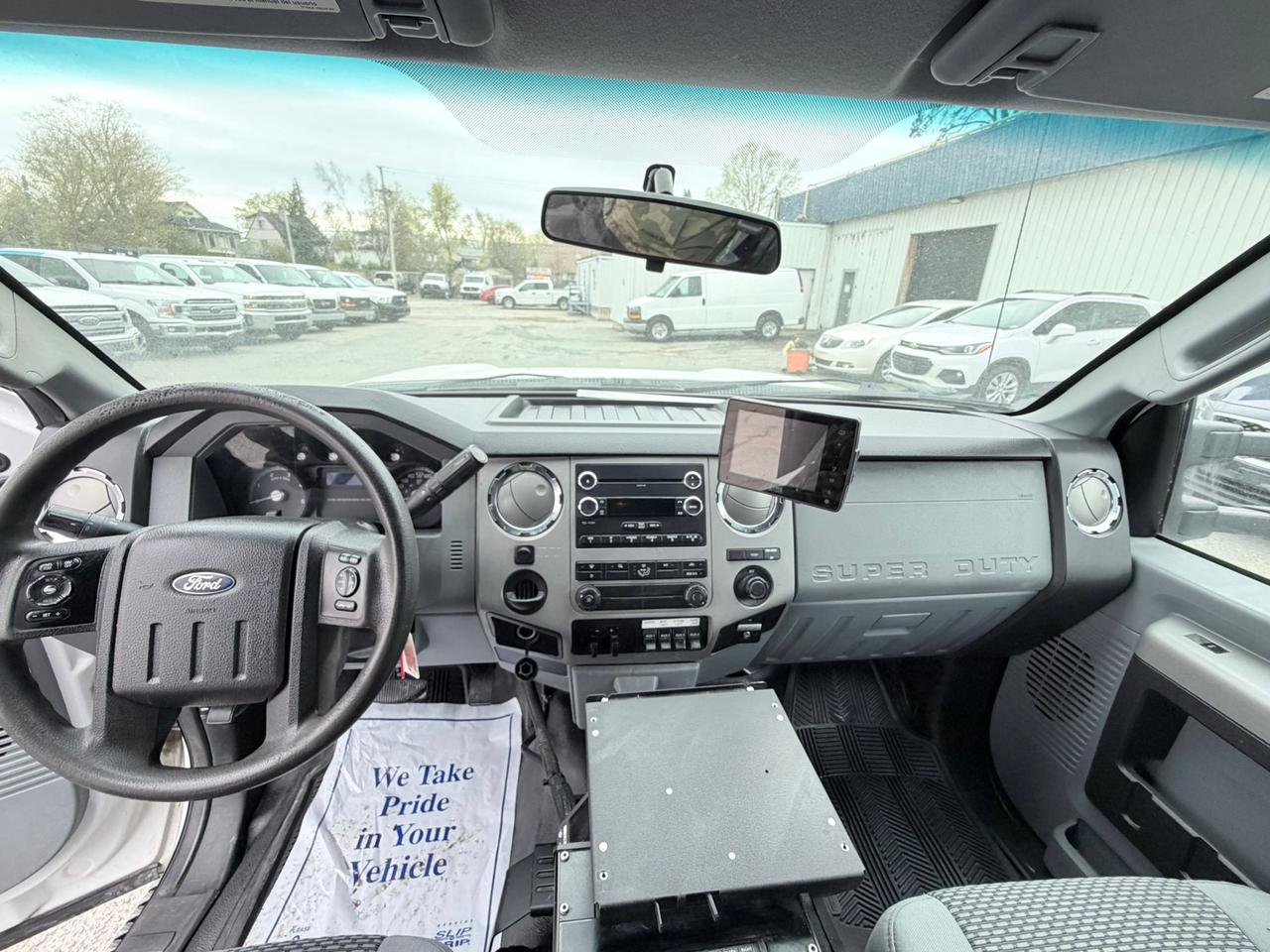 2015 Ford F-550 XLT REGULAR CAB - CHASSIS BED Photo