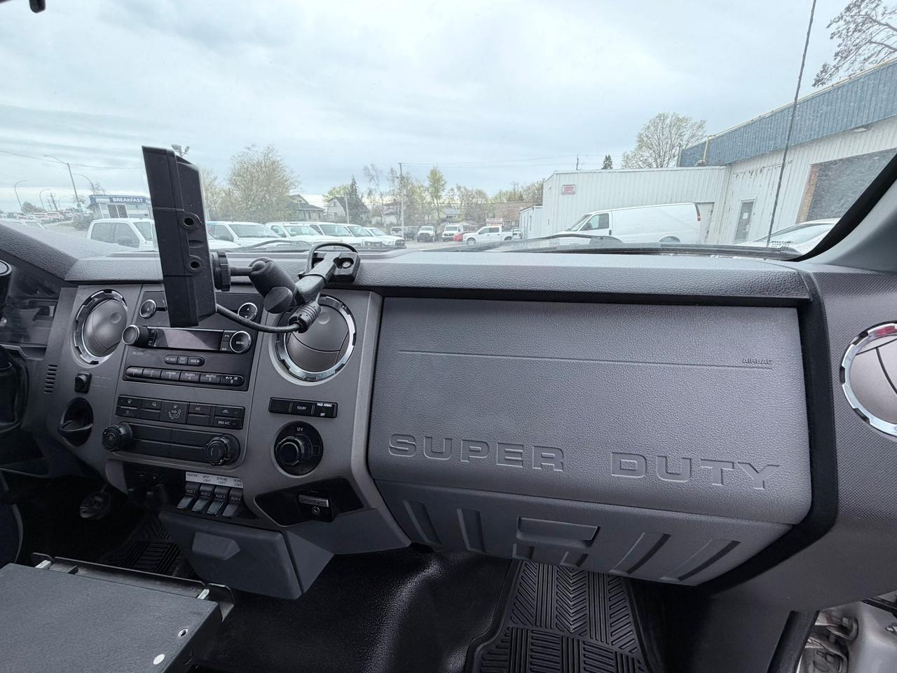 2015 Ford F-550 XLT REGULAR CAB - CHASSIS BED Photo