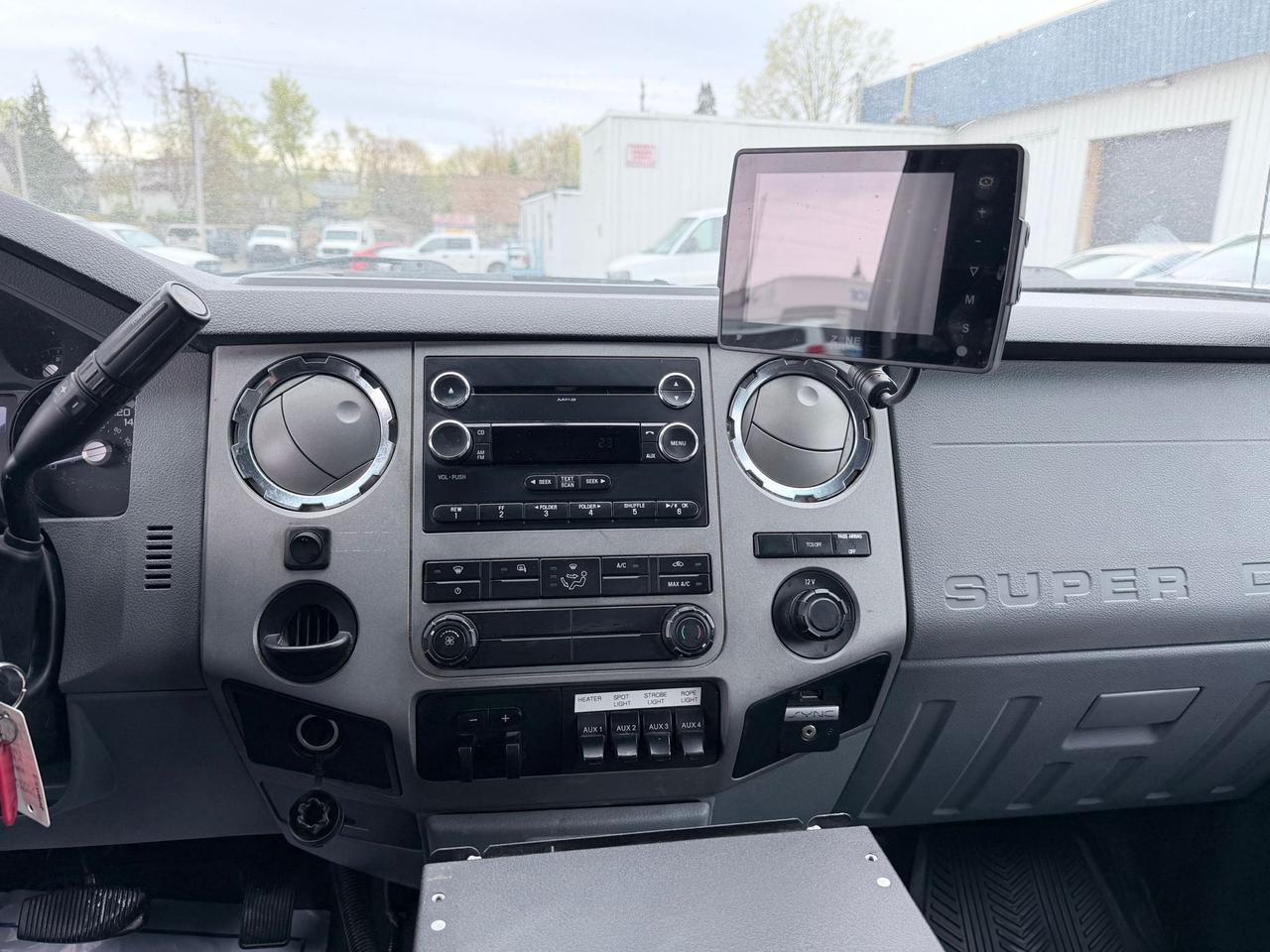 2015 Ford F-550 XLT REGULAR CAB - CHASSIS BED Photo
