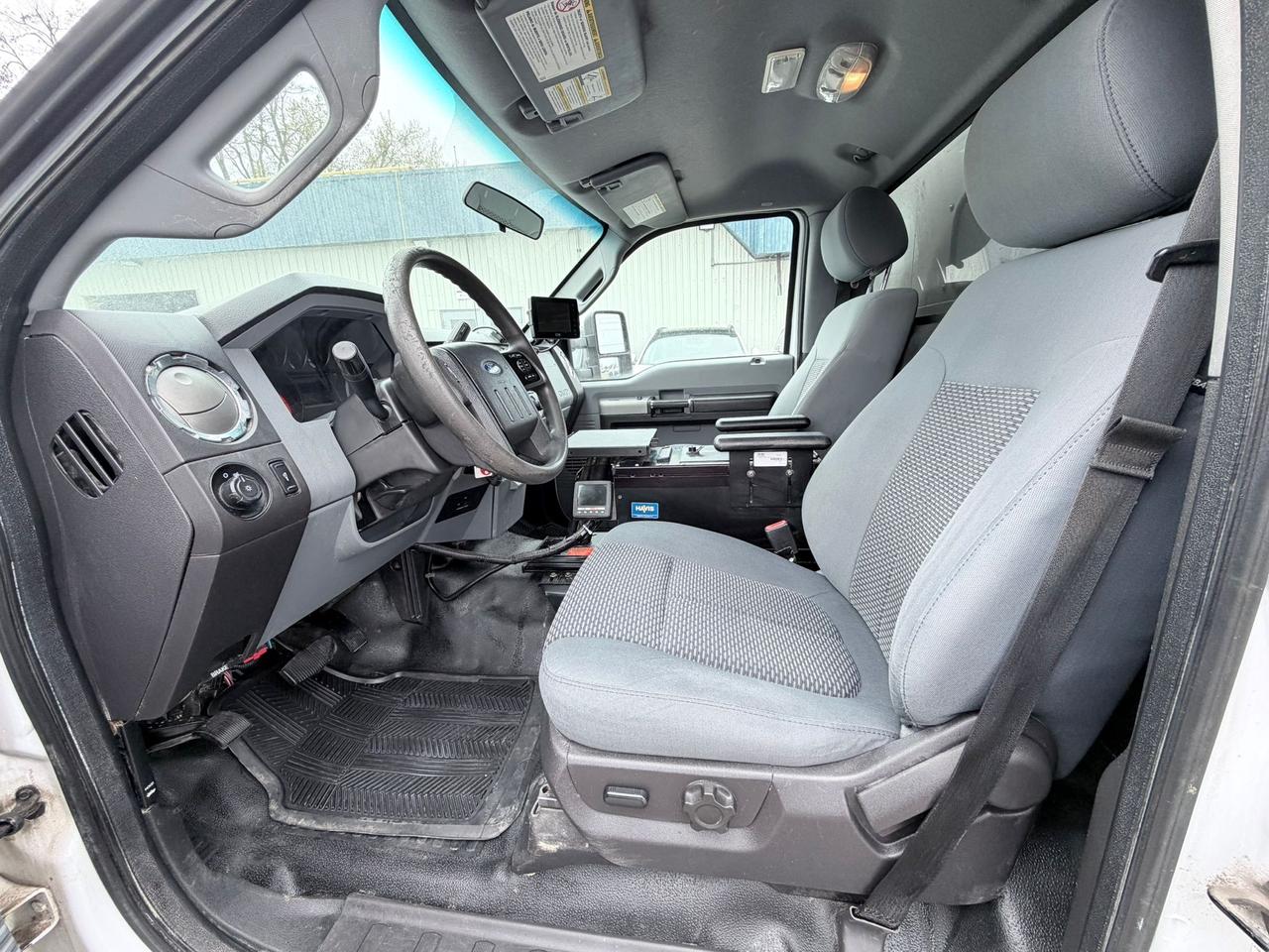 2015 Ford F-550 XLT REGULAR CAB - CHASSIS BED Photo