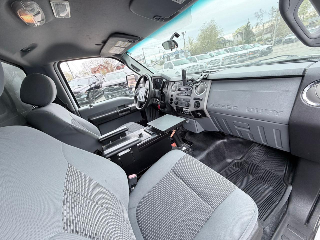 2015 Ford F-550 XLT REGULAR CAB - CHASSIS BED Photo