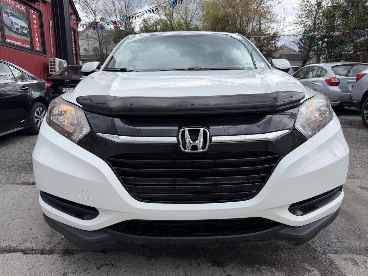 2017 Honda HR-V LX 6-SPEED Photo