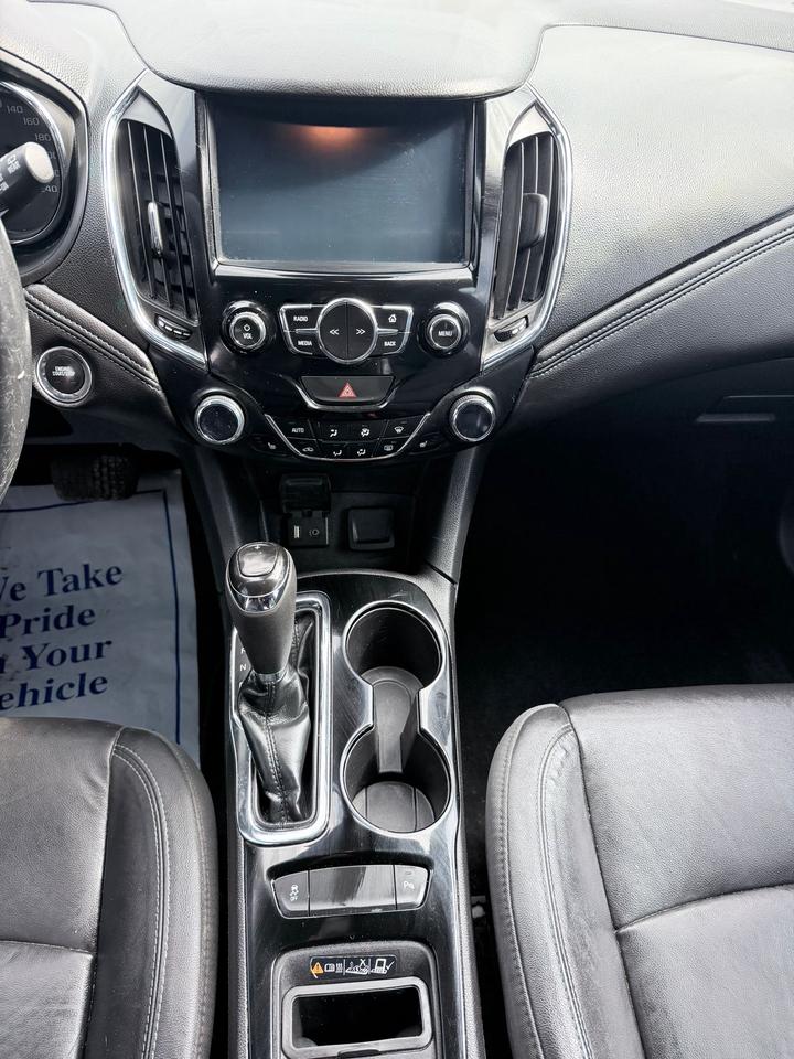 2018 Chevrolet Cruze Premier Photo