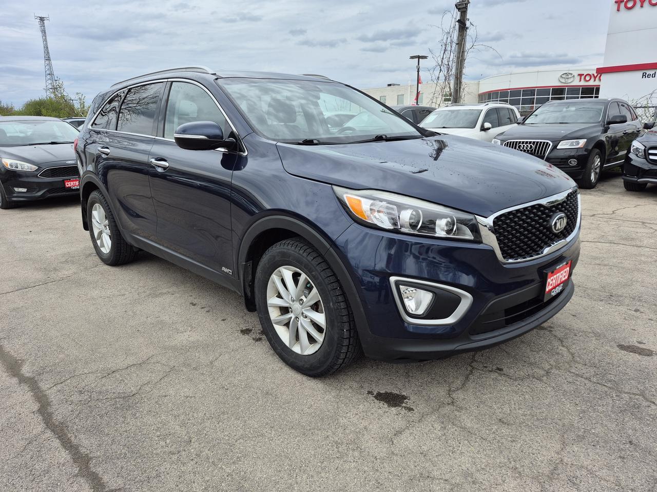 2017 Kia Sorento LX Photo2