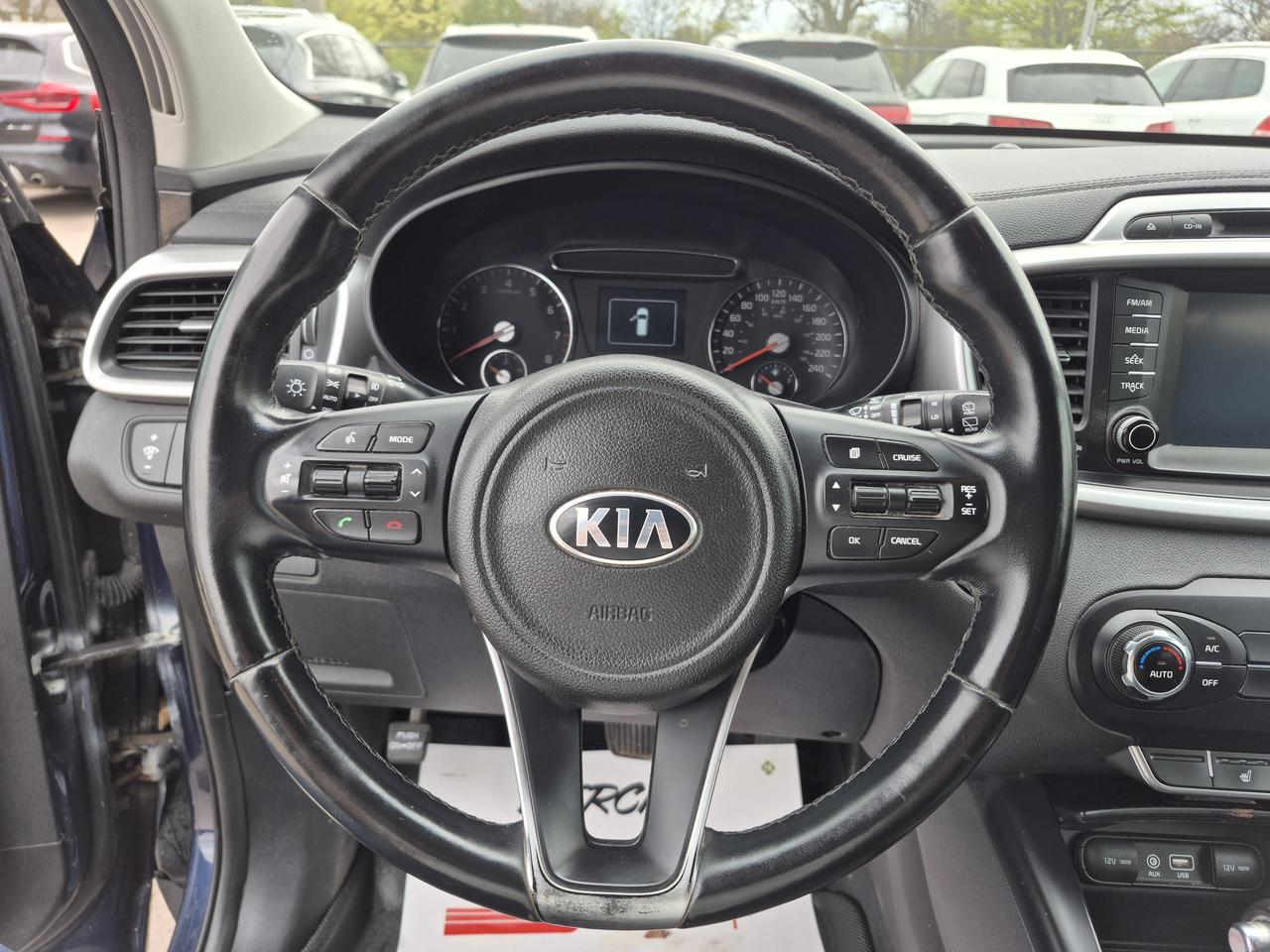 2017 Kia Sorento LX Photo