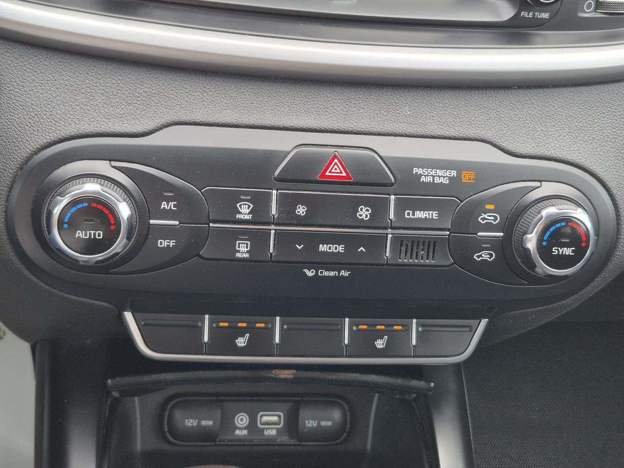 2017 Kia Sorento LX Photo