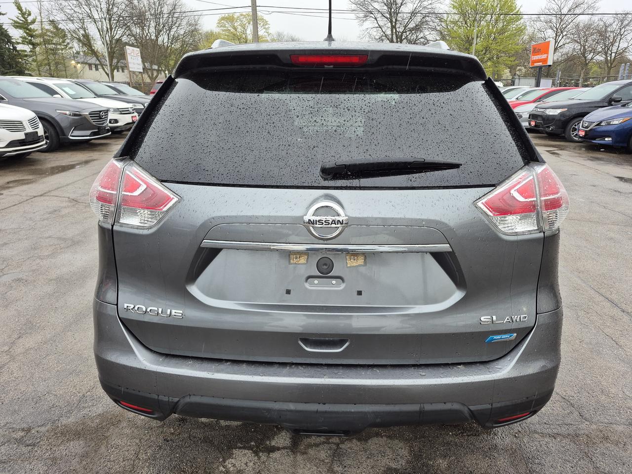 2015 Nissan Rogue SL Photo