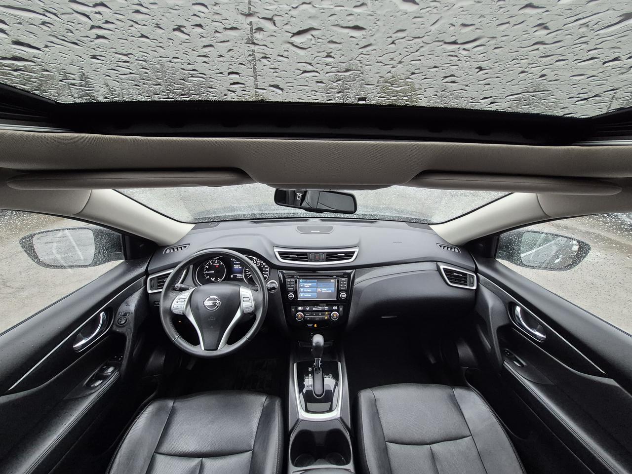 2015 Nissan Rogue SL Photo