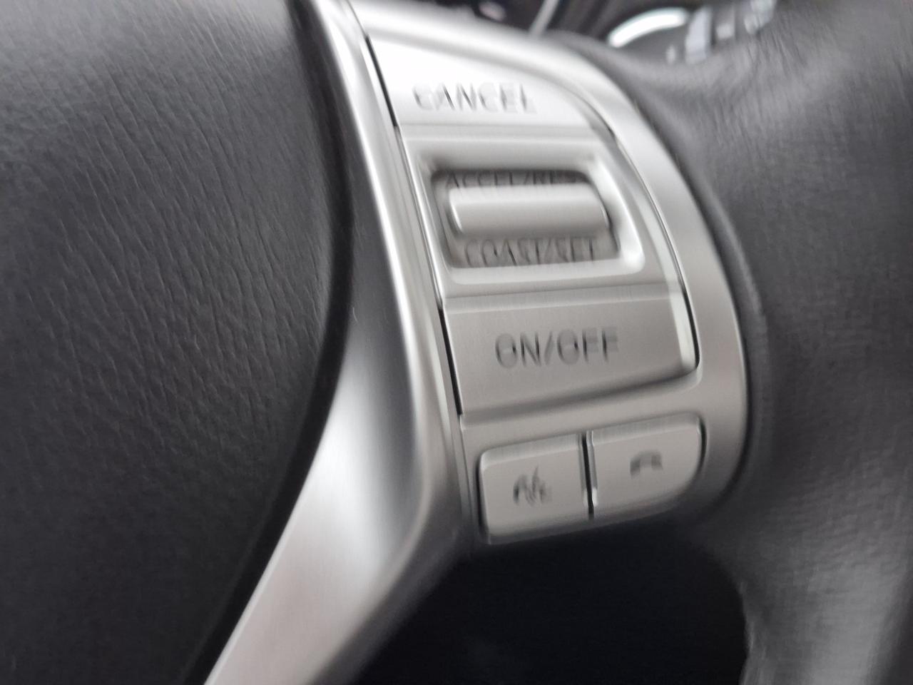 2015 Nissan Rogue SL Photo