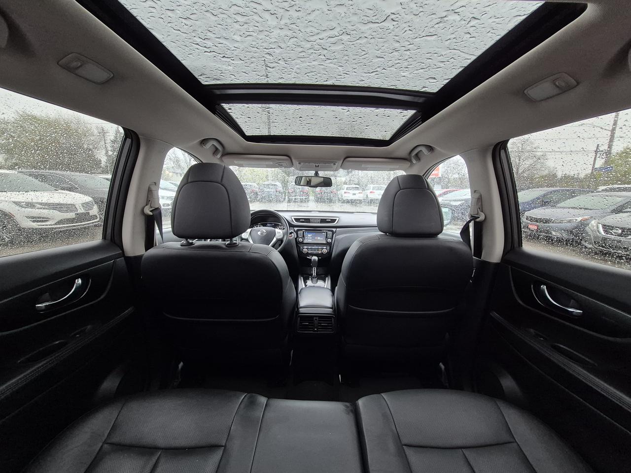2015 Nissan Rogue SL Photo