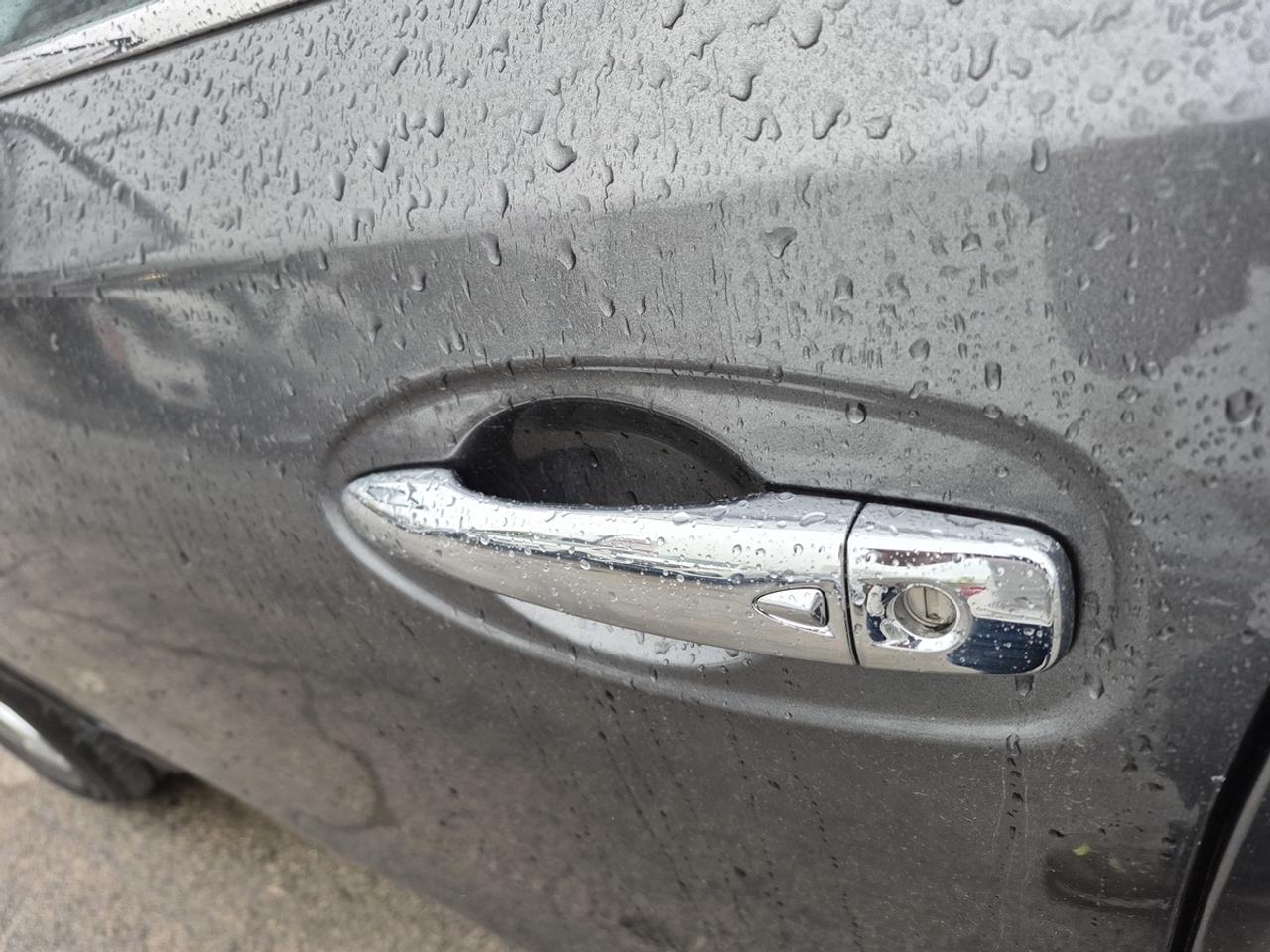 2015 Nissan Rogue SL Photo