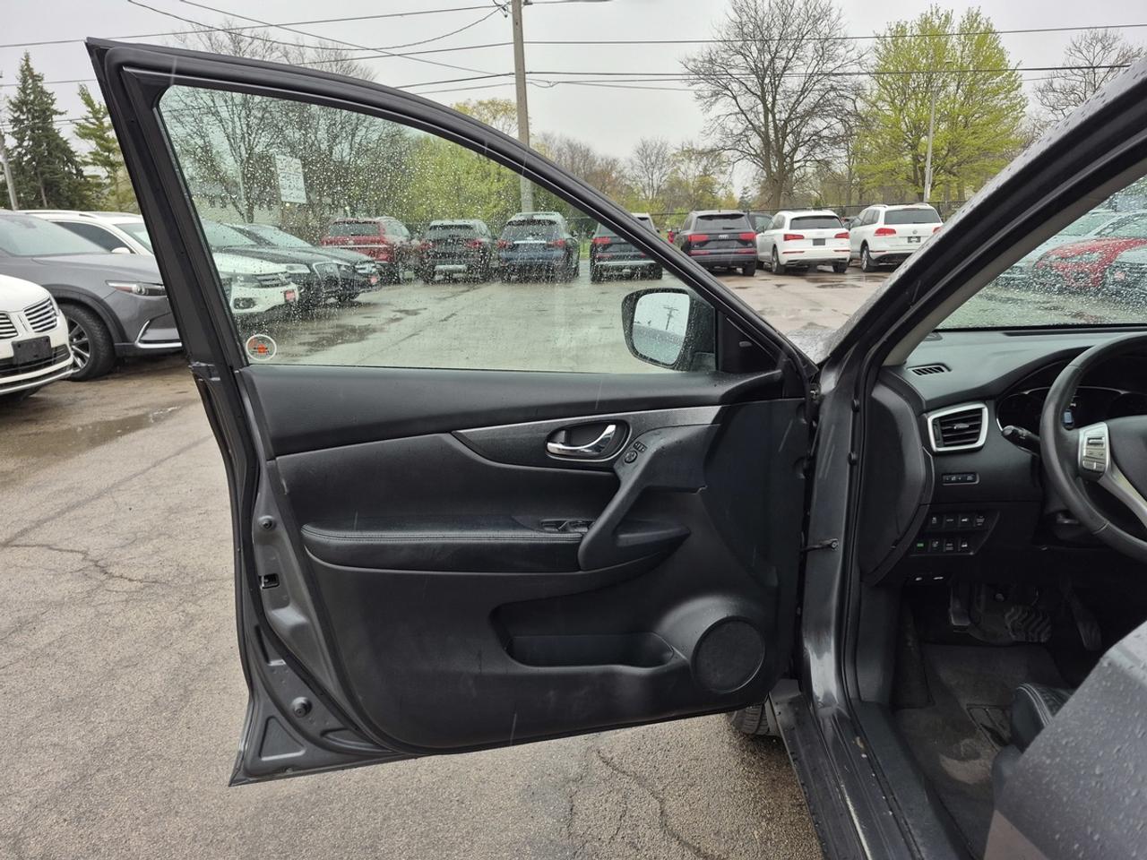 2015 Nissan Rogue SL Photo