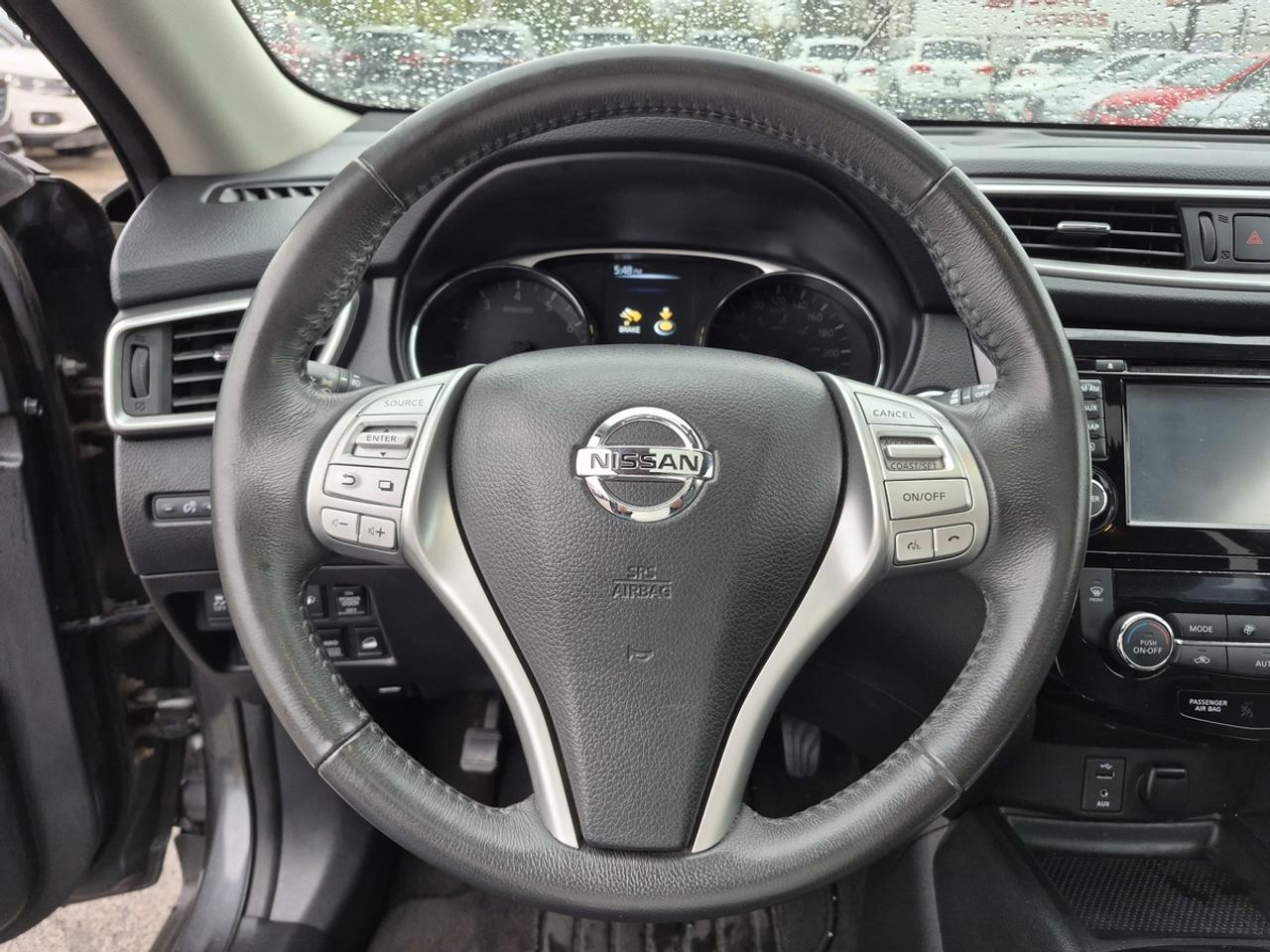 2015 Nissan Rogue SL Photo