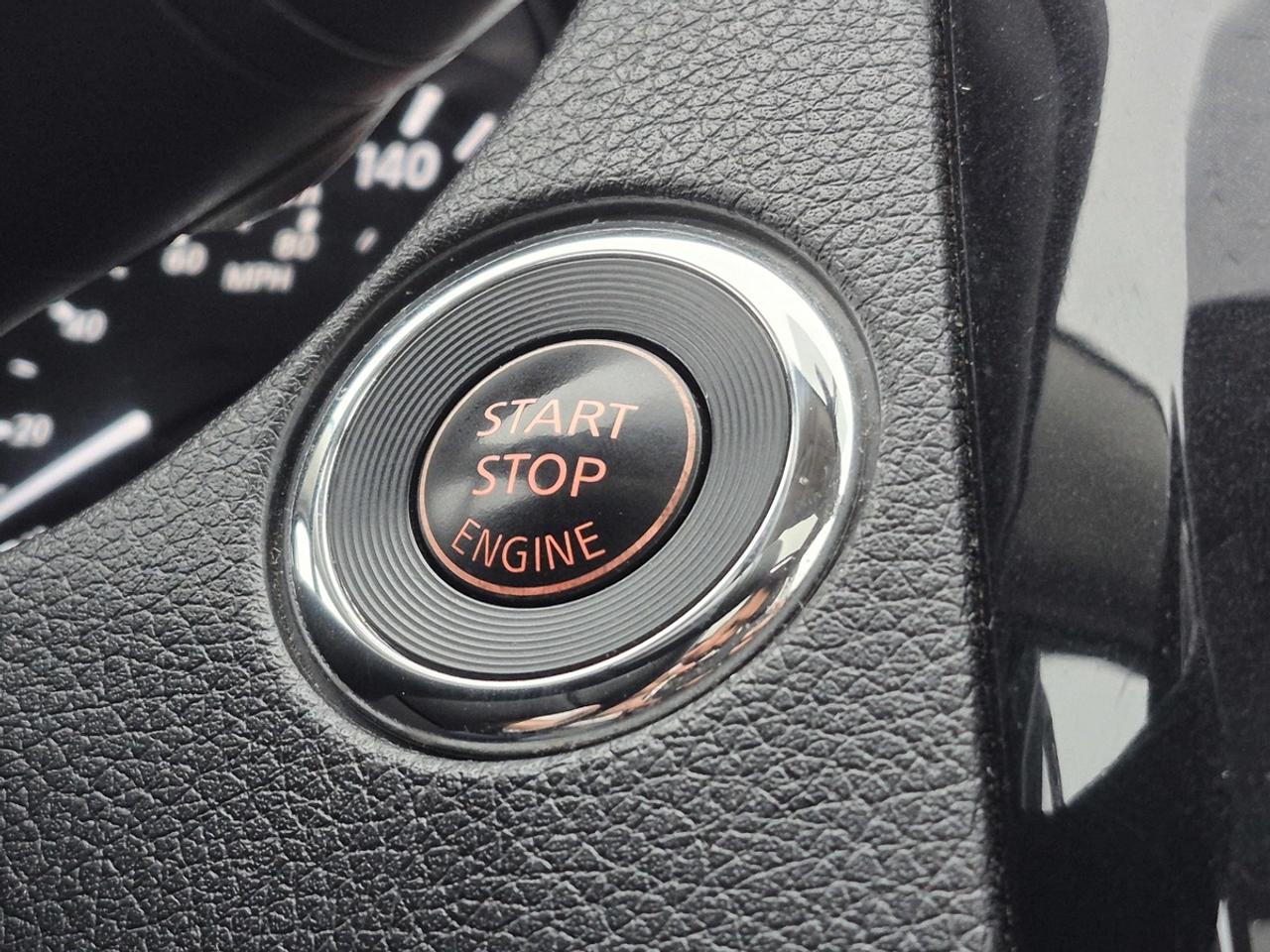 2015 Nissan Rogue SL Photo