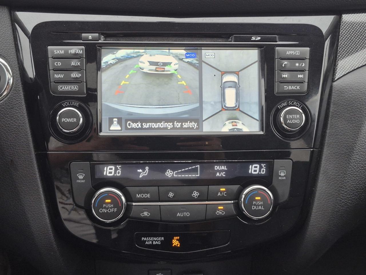 2015 Nissan Rogue SL Photo