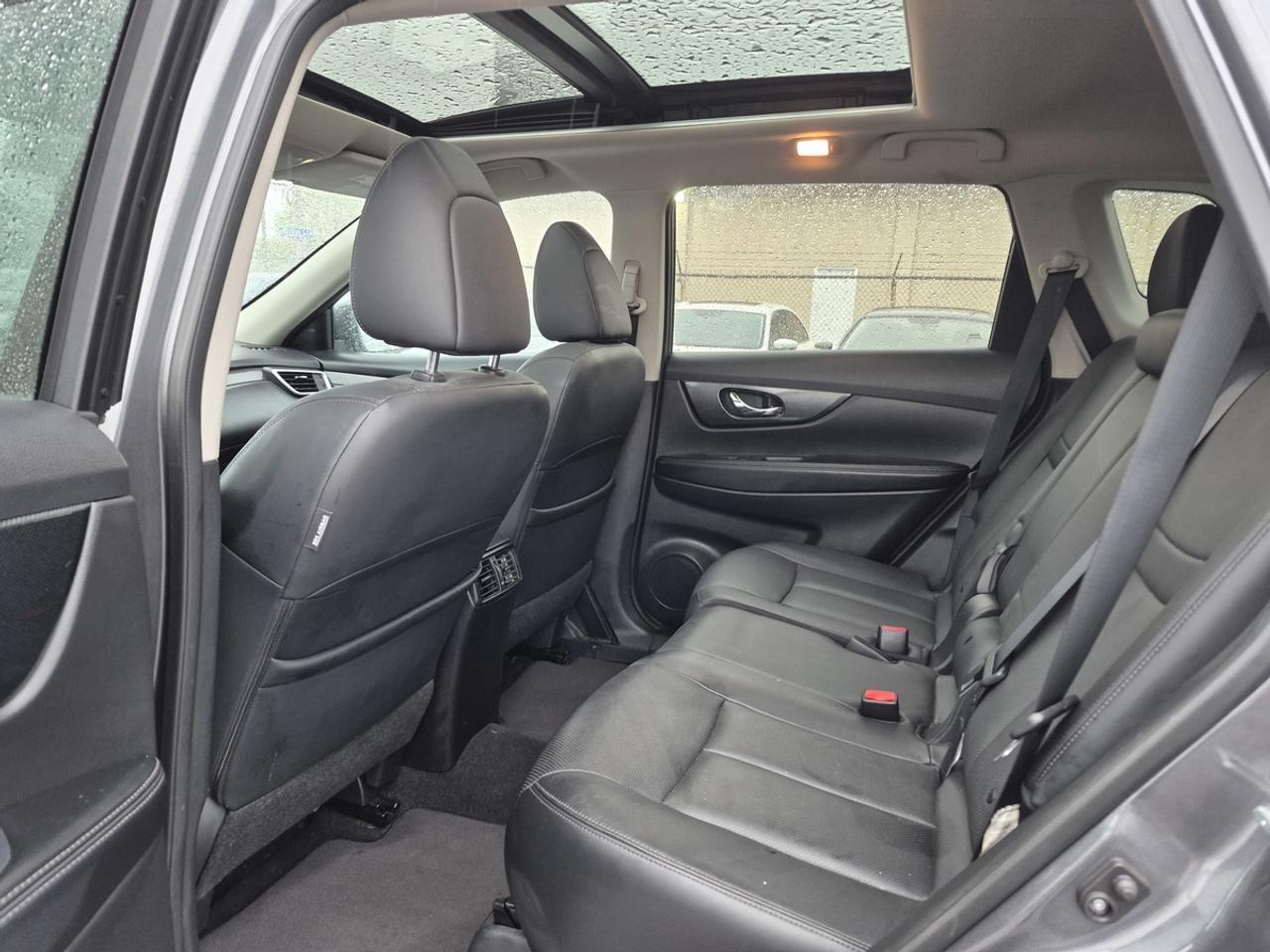 2015 Nissan Rogue SL Photo