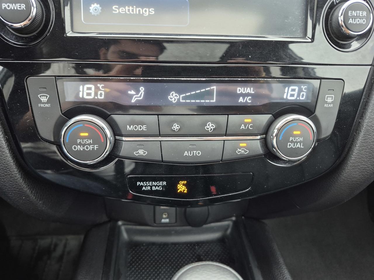 2015 Nissan Rogue SL Photo
