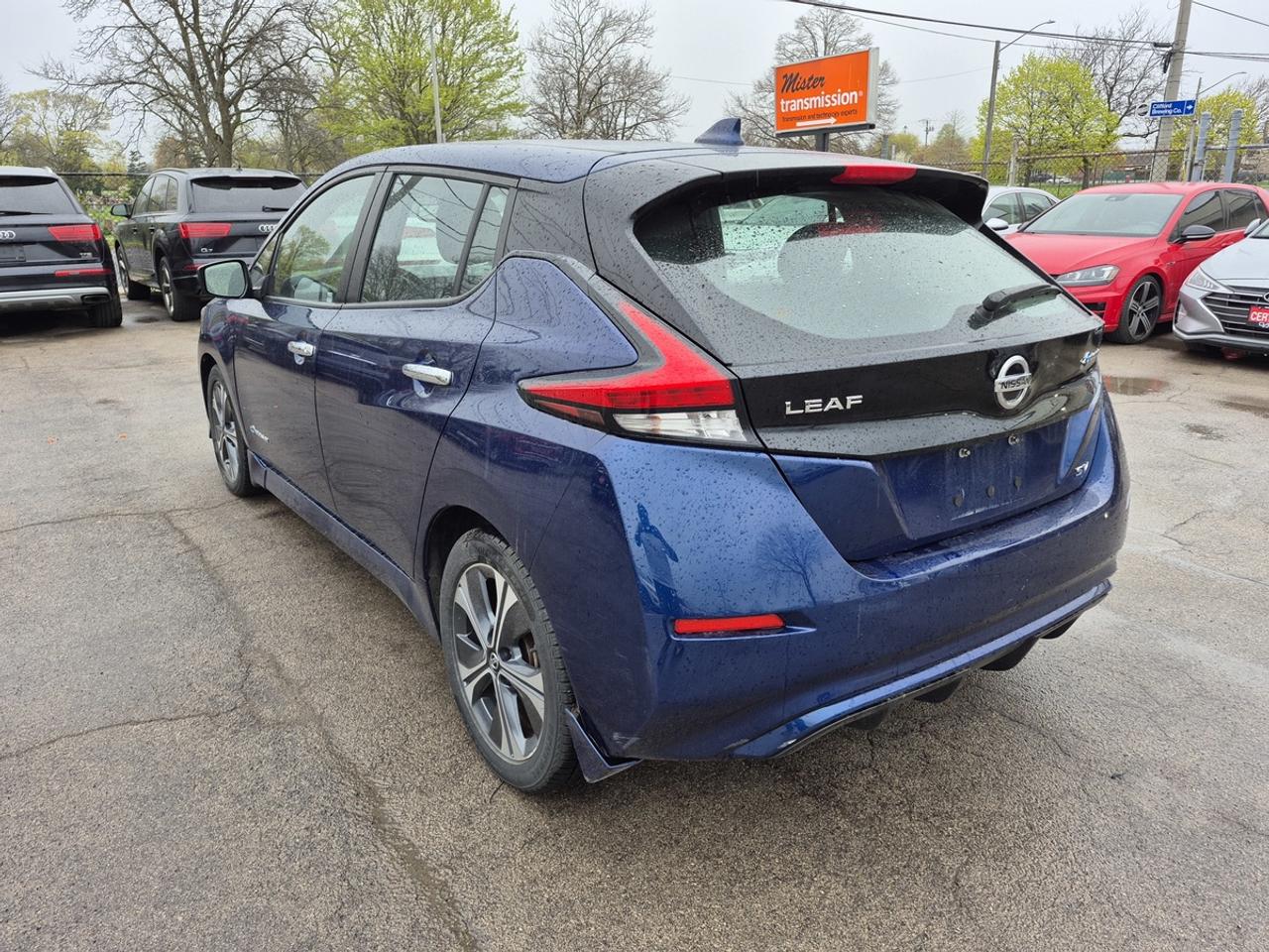 2018 Nissan Leaf SV Electric Photo