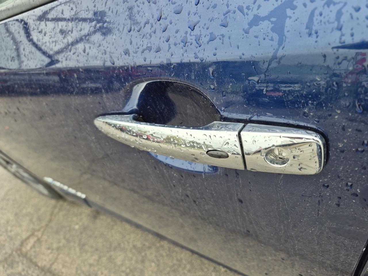 2018 Nissan Leaf SV Electric Photo