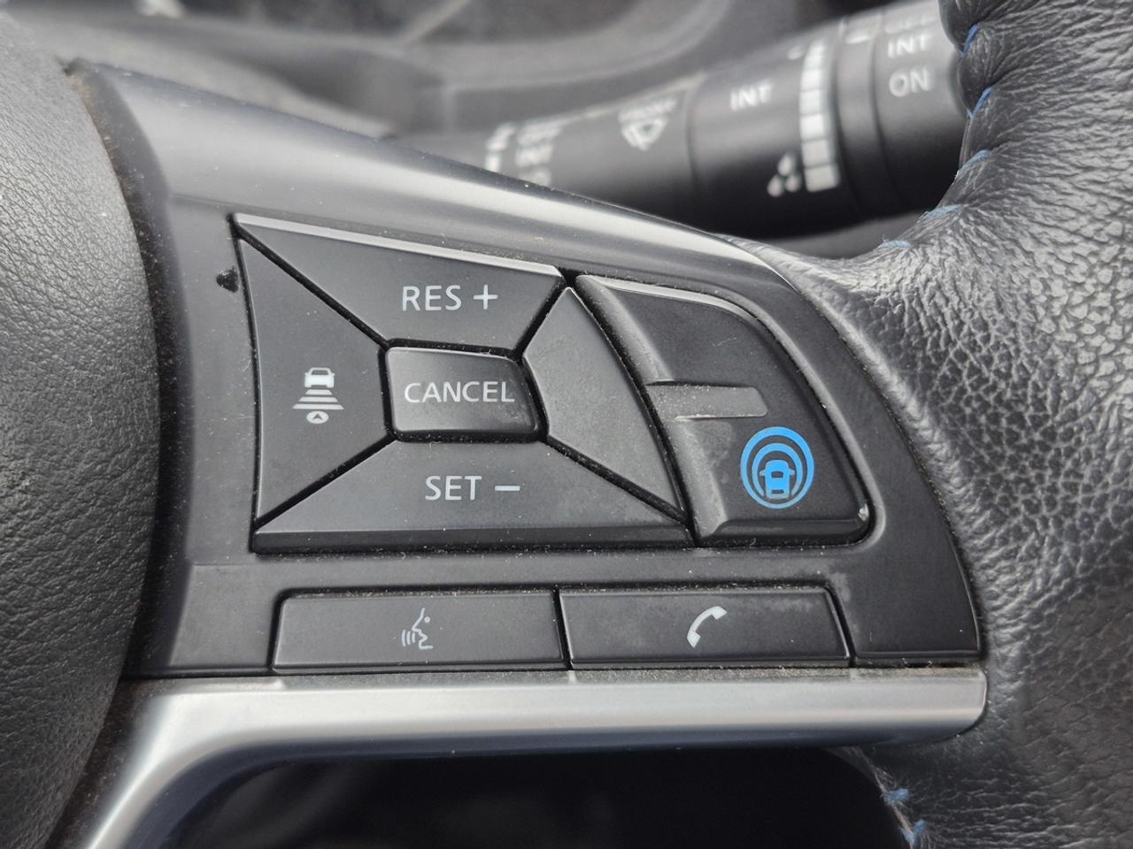 2018 Nissan Leaf SV Electric Photo