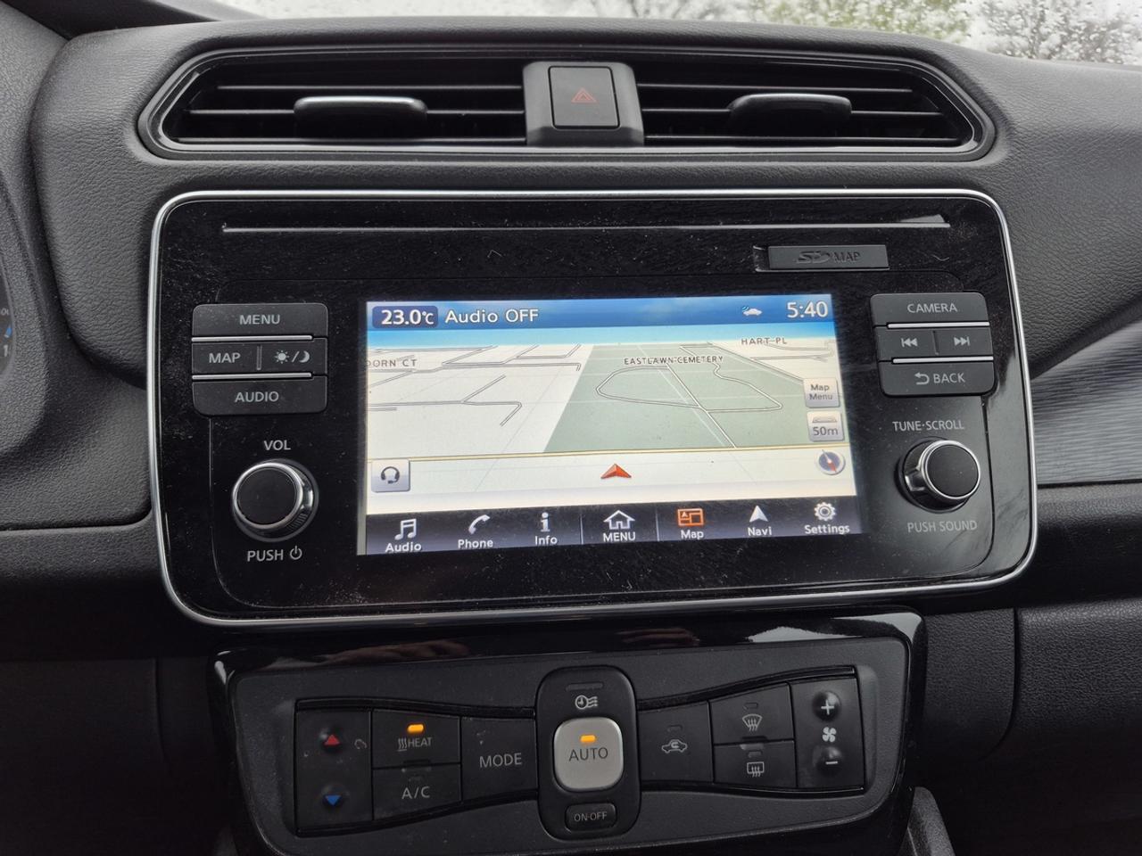 2018 Nissan Leaf SV Electric Photo