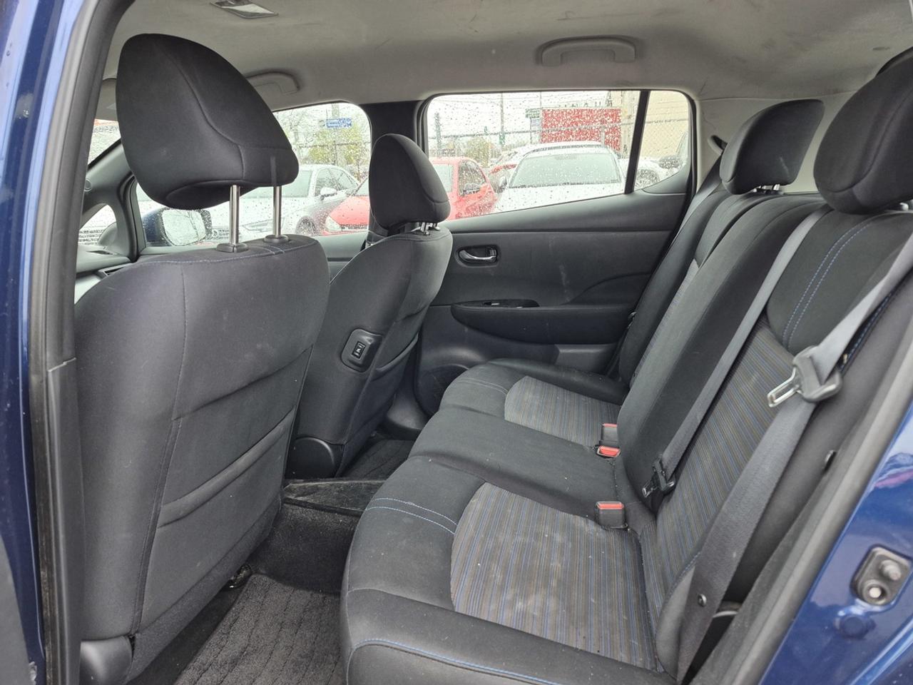2018 Nissan Leaf SV Electric Photo
