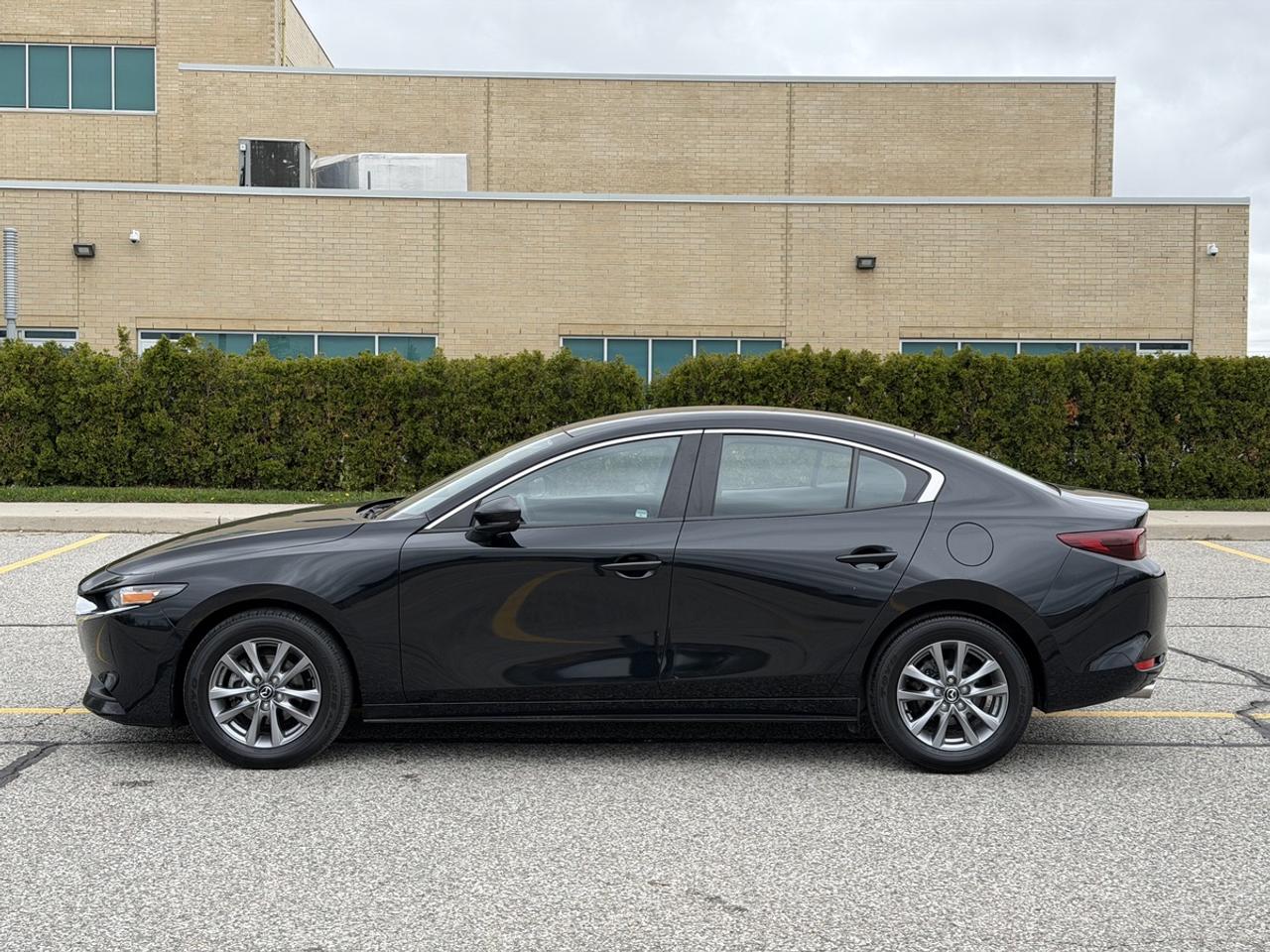 2024 Mazda MAZDA3 SELECT | No-Accident | Heated Seats | Back-Cam Photo